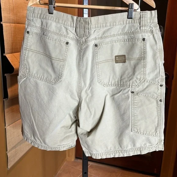 Columbia Hiking Cargo Carpenter Active Khaki Shorts Size 38 - Picture 5 of 8